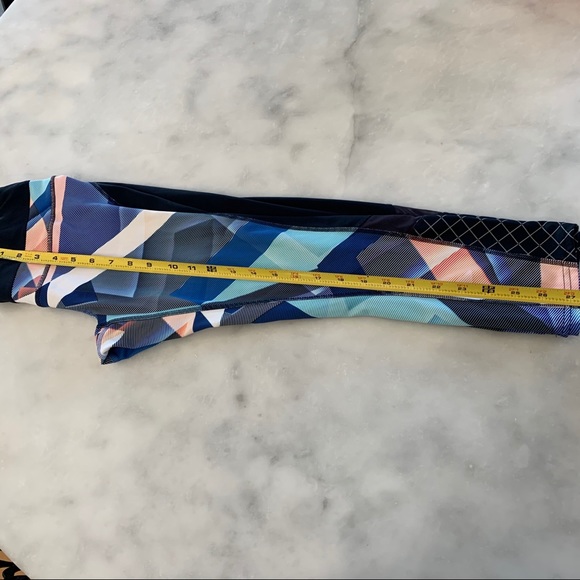 Athleta Sonara Electric Geo Leggings. XS - Picture 10 of 12
